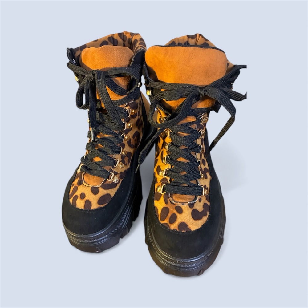 BAMBOO Elegant Black and Gold Footwear - Picture 8 of 11
